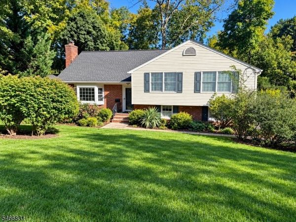 16 Deerfield Rd, New Providence, NJ 07974