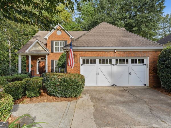 121 Red Oak Lane, Alpharetta, GA 30009