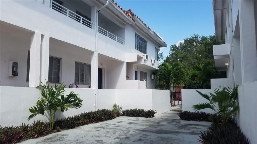 830 80th Street, Unit 6, Miami Beach, FL 33141 Photo
