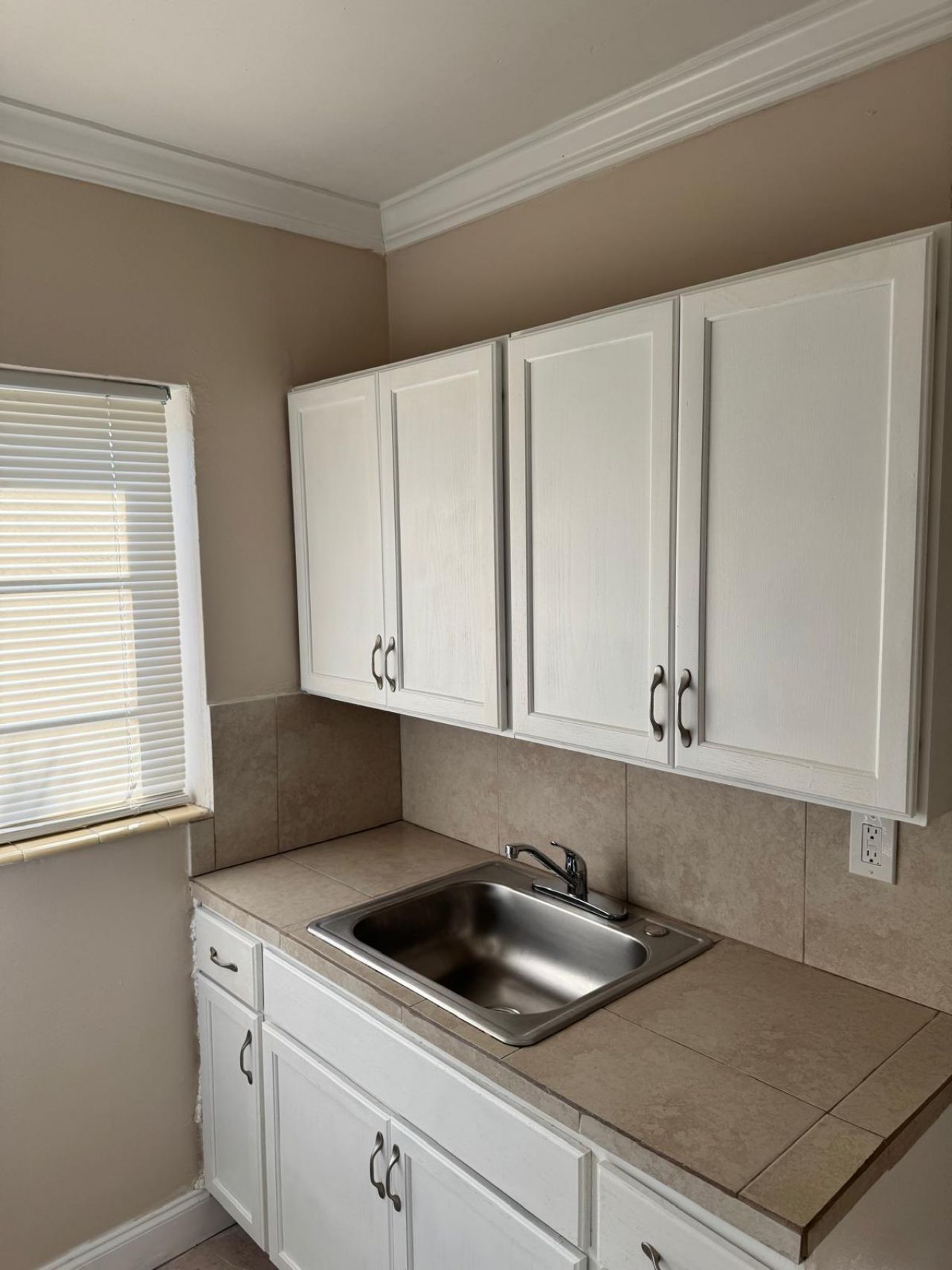 830 80th Street, Unit 6, Miami Beach, FL 33141 Photo
