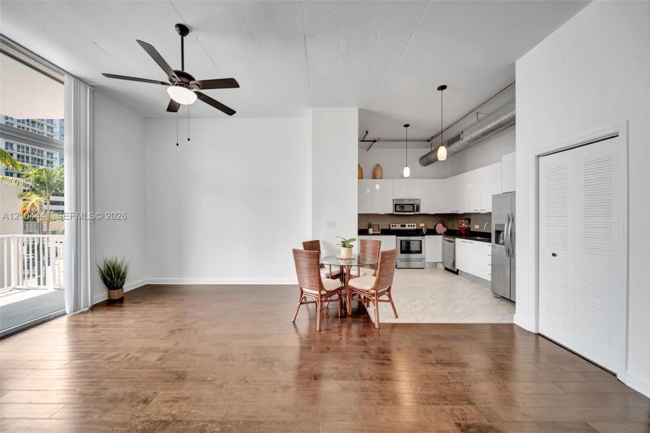 2100 Van Buren St , Unit 320, Hollywood, FL 33020 Photo