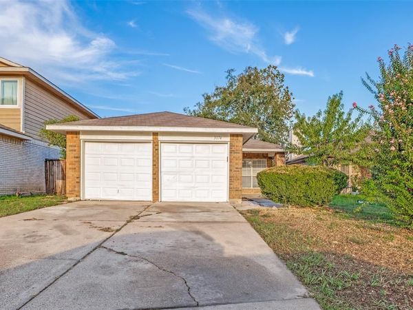 3174 Cross Creek Circle, Grand Prairie, TX 75052