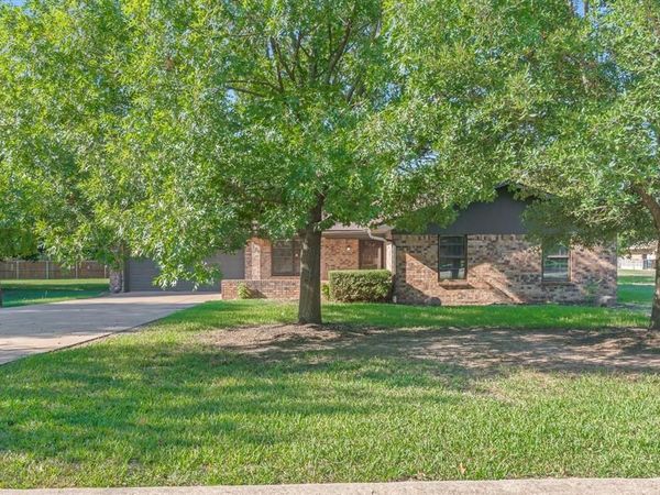 322 Juanita Avenue, Wills Point, TX 75169