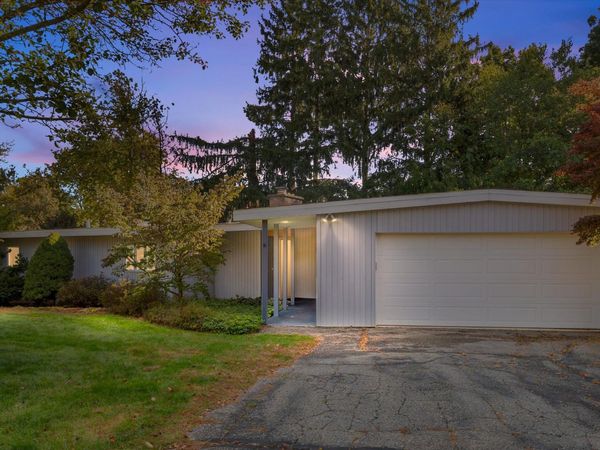4 Heatheridge Avenue, Ann Arbor, MI 48104