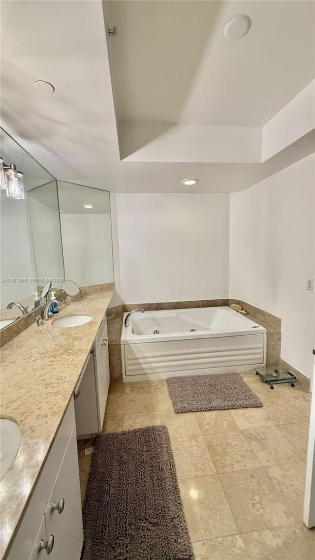 4779 Collins Ave , Unit 1908, Miami Beach, FL 33140 Photo