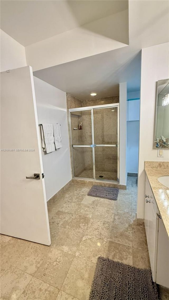 4779 Collins Ave , Unit 1908, Miami Beach, FL 33140 Photo