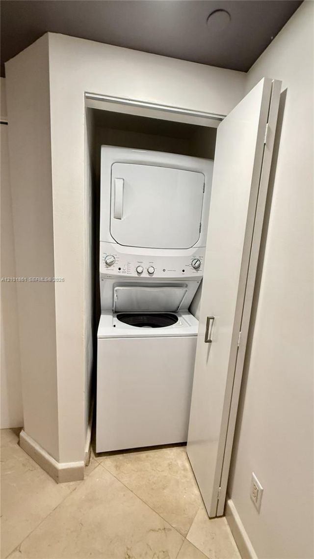4779 Collins Ave , Unit 1908, Miami Beach, FL 33140 Photo