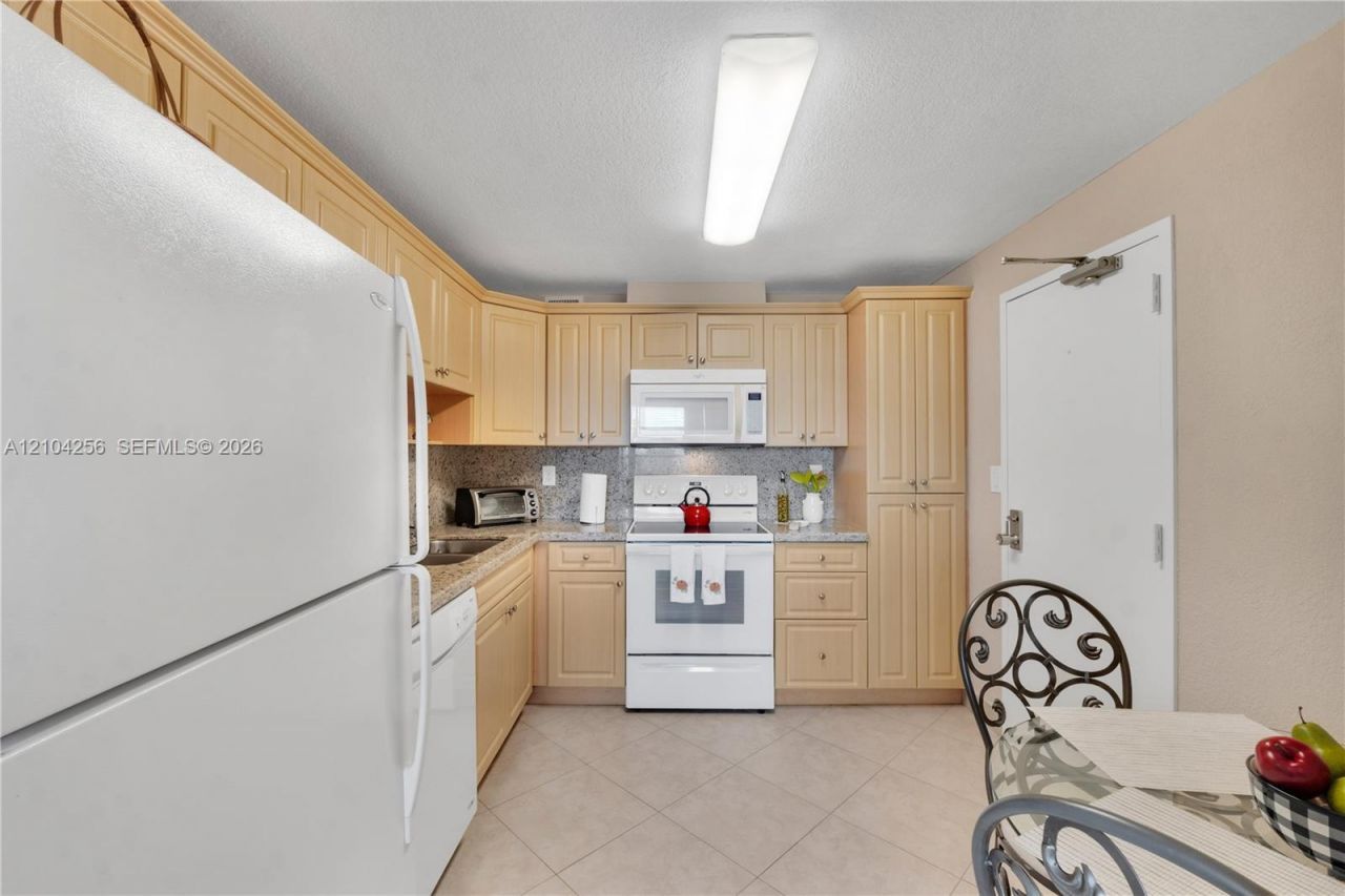10777 W Sample Rd , Unit 907, Coral Springs, FL 33065 Photo