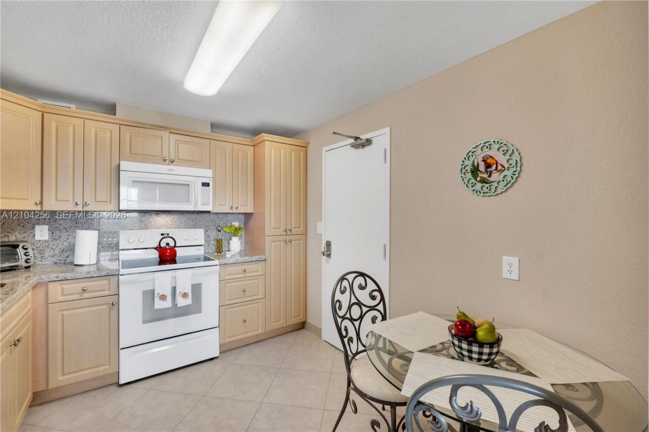 10777 W Sample Rd , Unit 907, Coral Springs, FL 33065 Photo