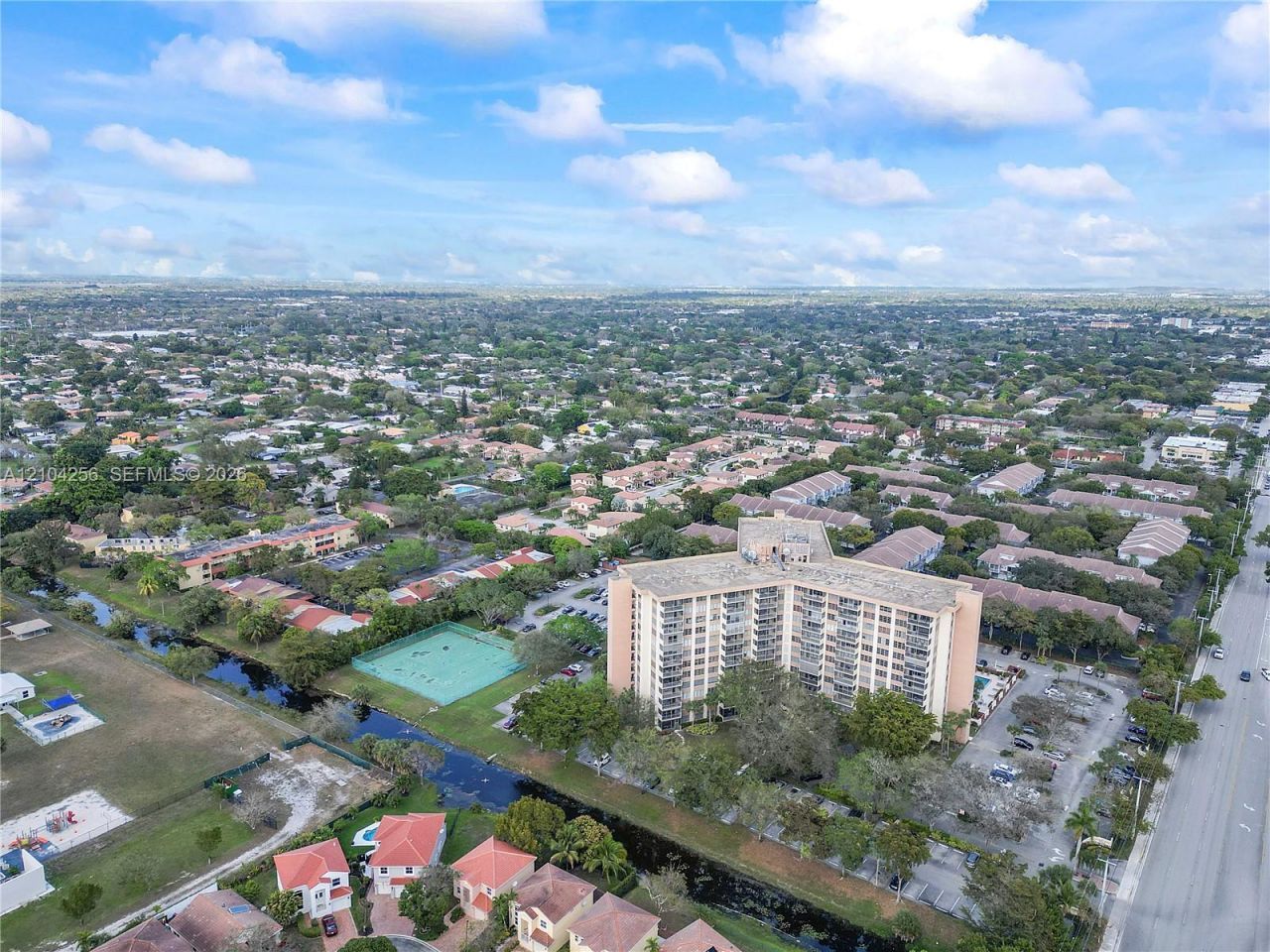 10777 W Sample Rd , Unit 907, Coral Springs, FL 33065 Photo
