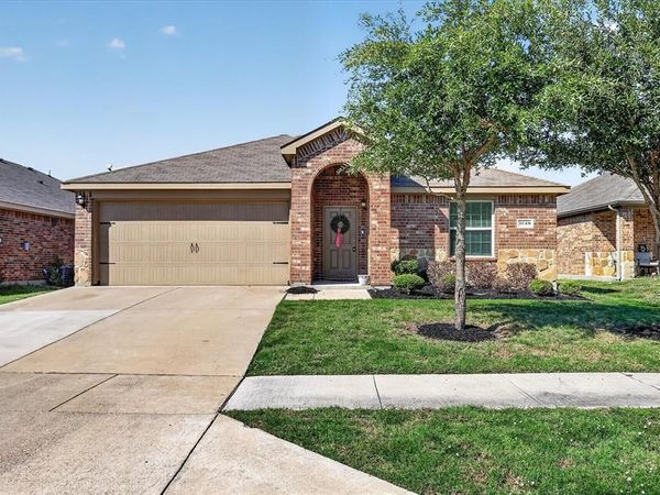 1049 Sewell Drive, Fate, TX 75189