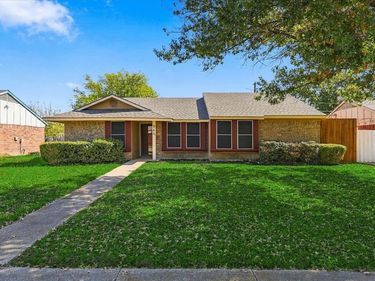 844 Woodrock Drive, Dallas, TX 75217