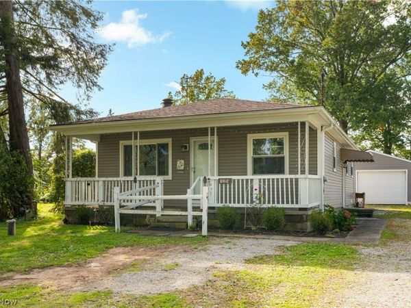 3194 S Bender Avenue , Akron, OH 44319