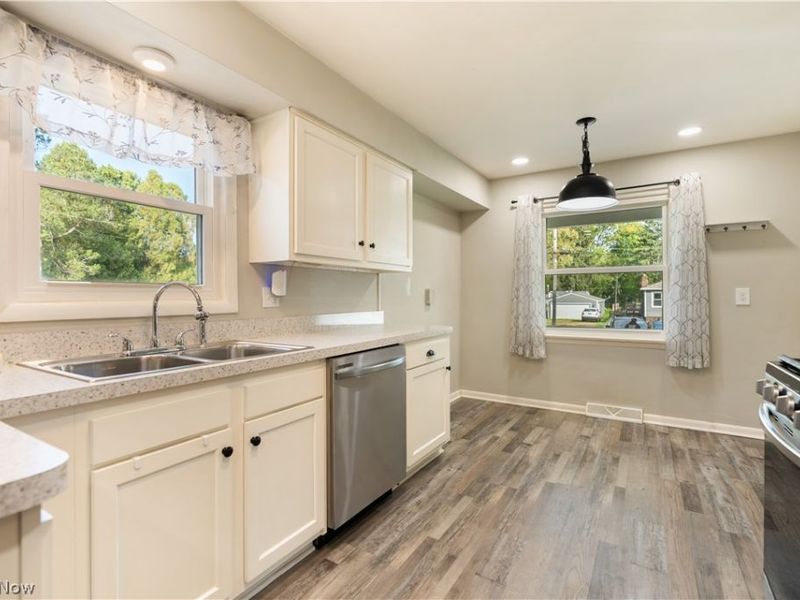 3194 S Bender Avenue, Akron, OH 44319 Photo 19