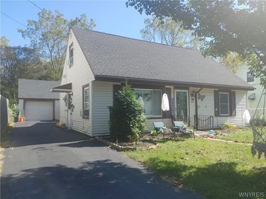 4233 Crescent Drive, Niagara Falls, NY 14305
