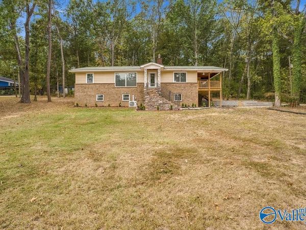 112 N Greenway Drive, Trinity, AL 35673