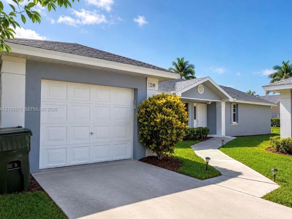 2240 SE 6th Ct , Homestead, FL 33033