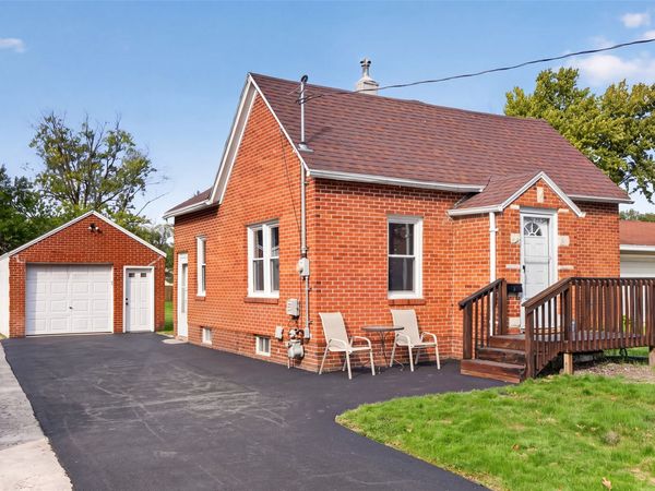 908 13th Street, West Des Moines, IA 50265