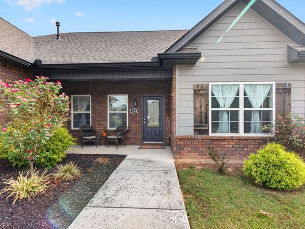 104 Creekstone Dr , Tullahoma, TN 37388