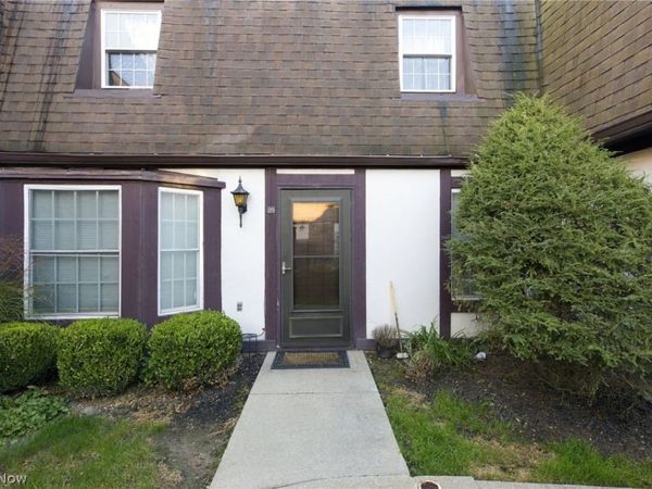 1910 King James Parkway , Unit 28, Westlake, OH 44145