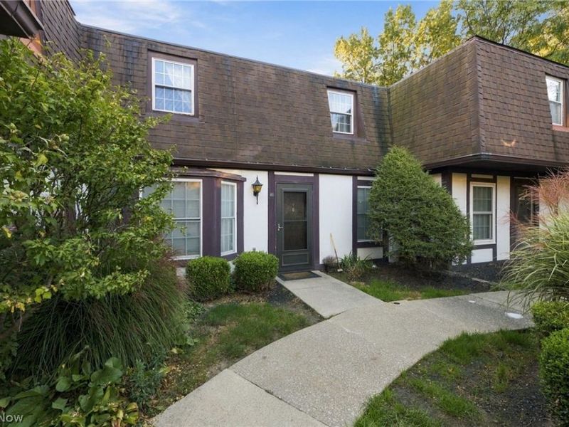 1910 King James Parkway, Unit 28, Westlake, OH 44145 Photo 3