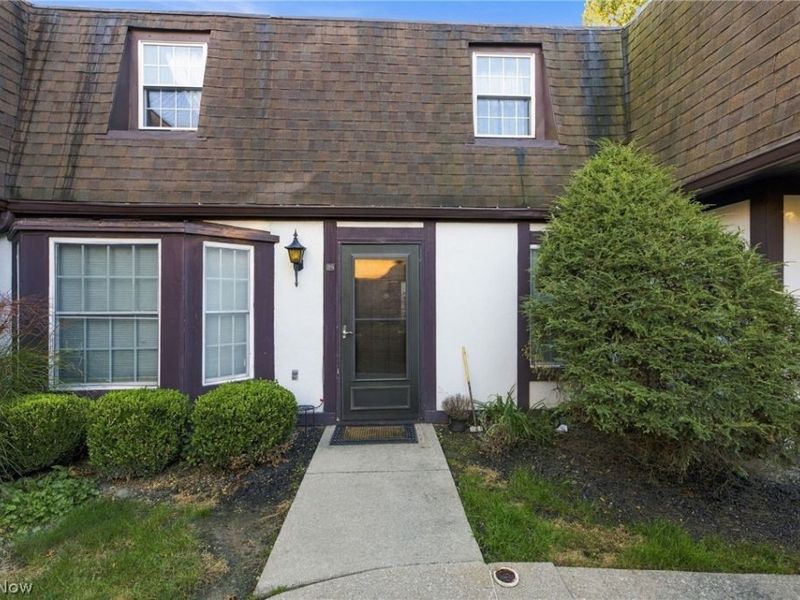 1910 King James Parkway, Unit 28, Westlake, OH 44145 Photo 4