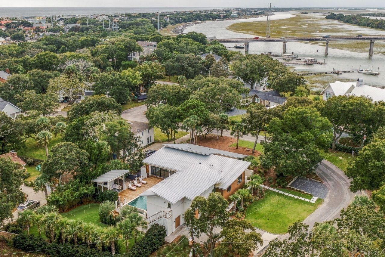 1900 Waterway Boulevard Photo 88