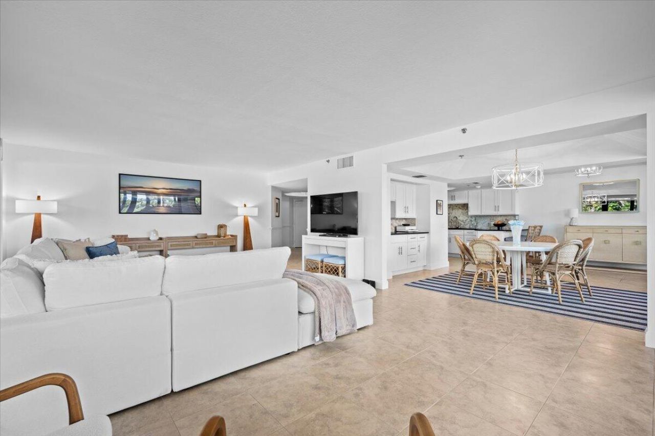 50 S Beach Road, Unit 101, Tequesta, FL 33469 Photo