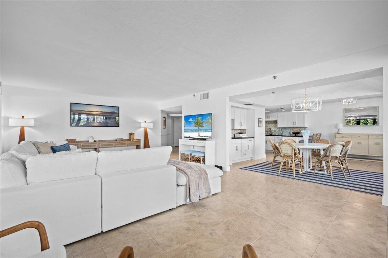 50 S Beach Road, Unit 101, Tequesta, FL 33469 Photo