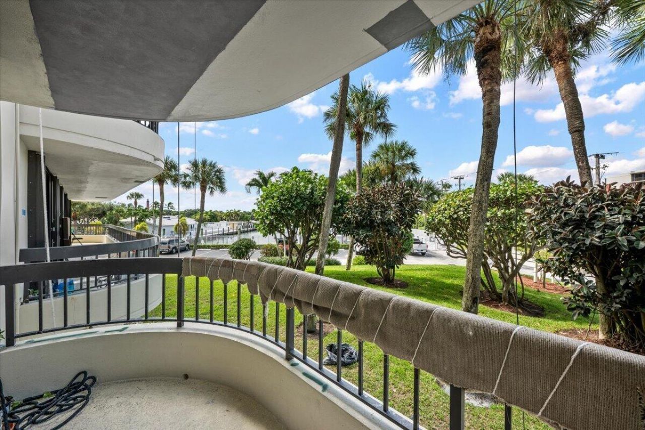 50 S Beach Road, Unit 101, Tequesta, FL 33469 Photo