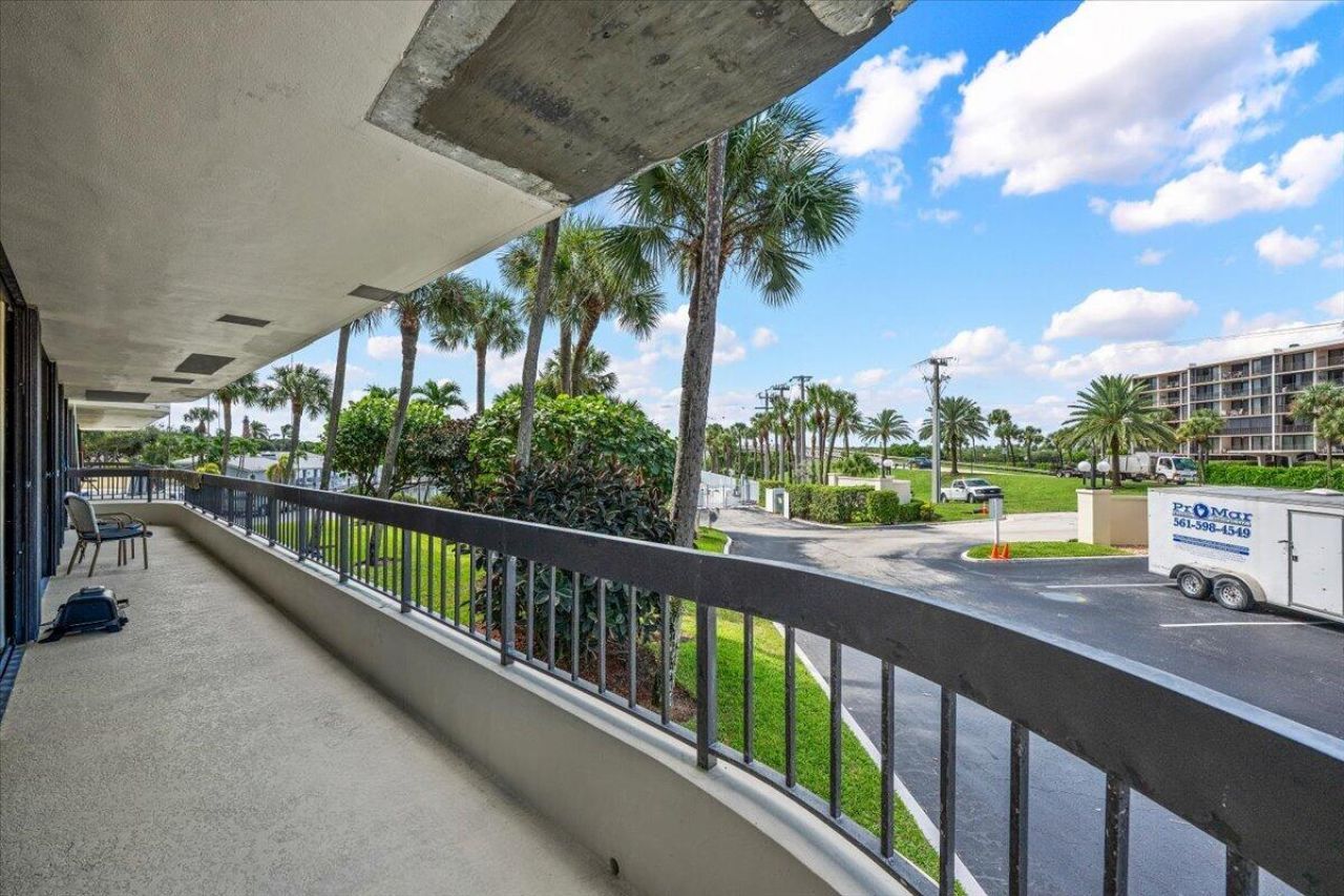 50 S Beach Road, Unit 101, Tequesta, FL 33469 Photo
