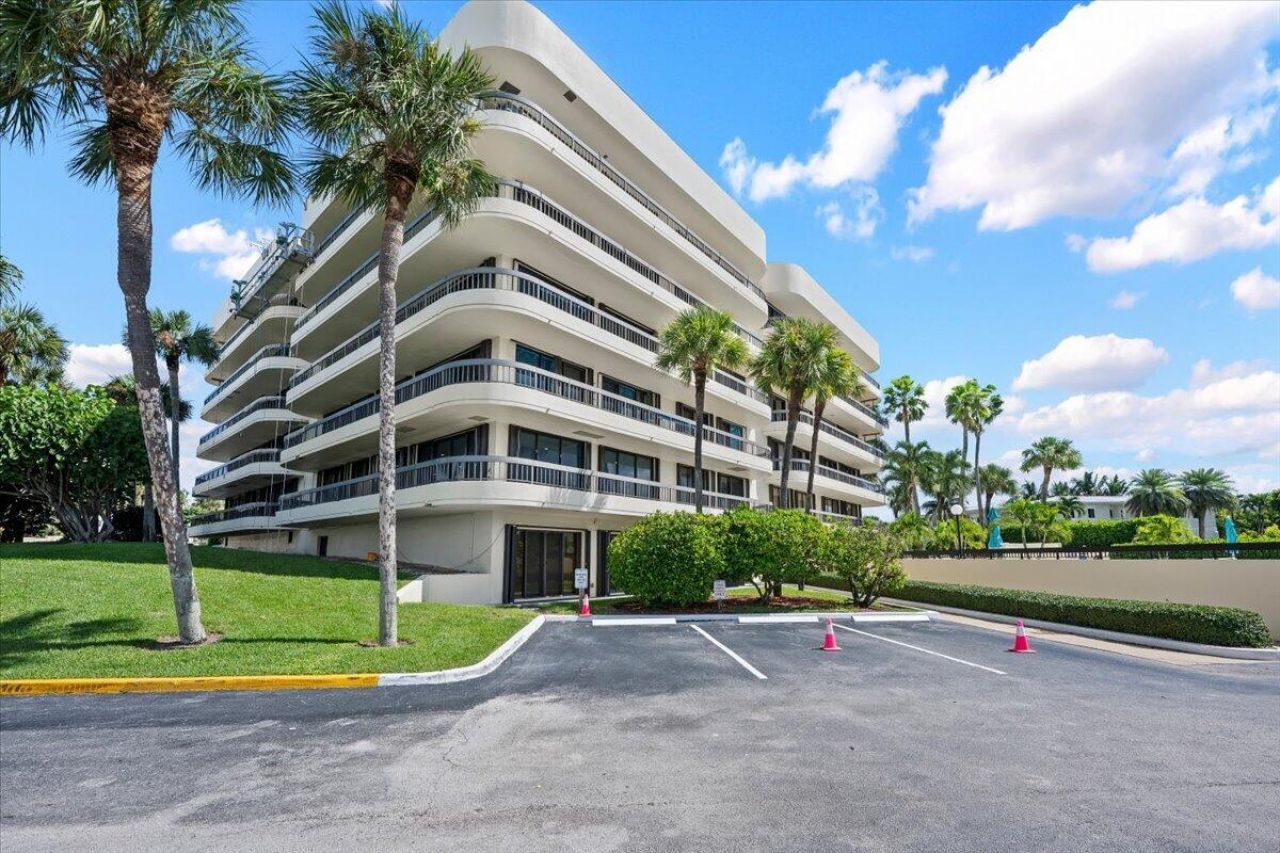 50 S Beach Road, Unit 101, Tequesta, FL 33469 Photo