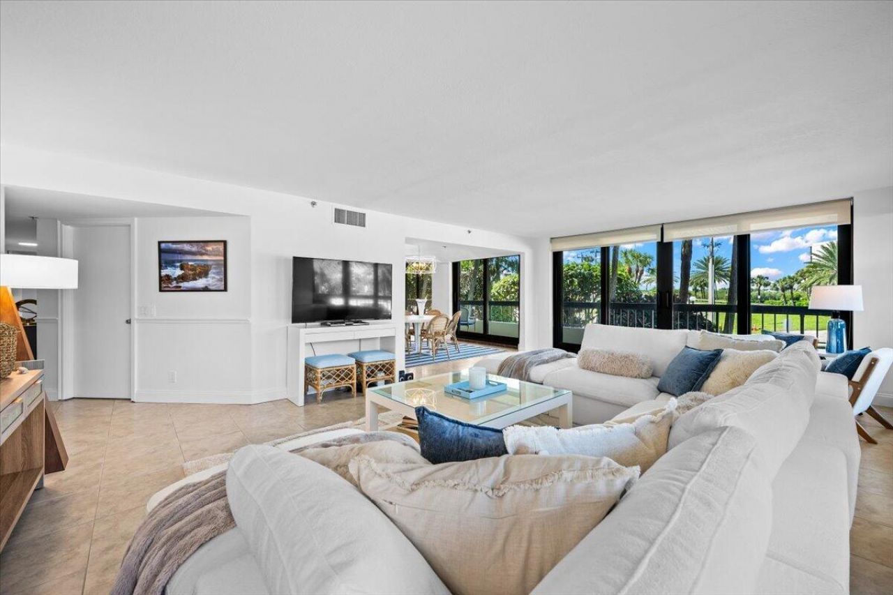 50 S Beach Road, Unit 101, Tequesta, FL 33469 Photo