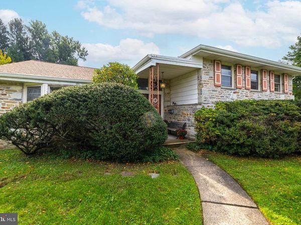 2004 LODGES LANE , Unit           , ORELAND, PA 19075