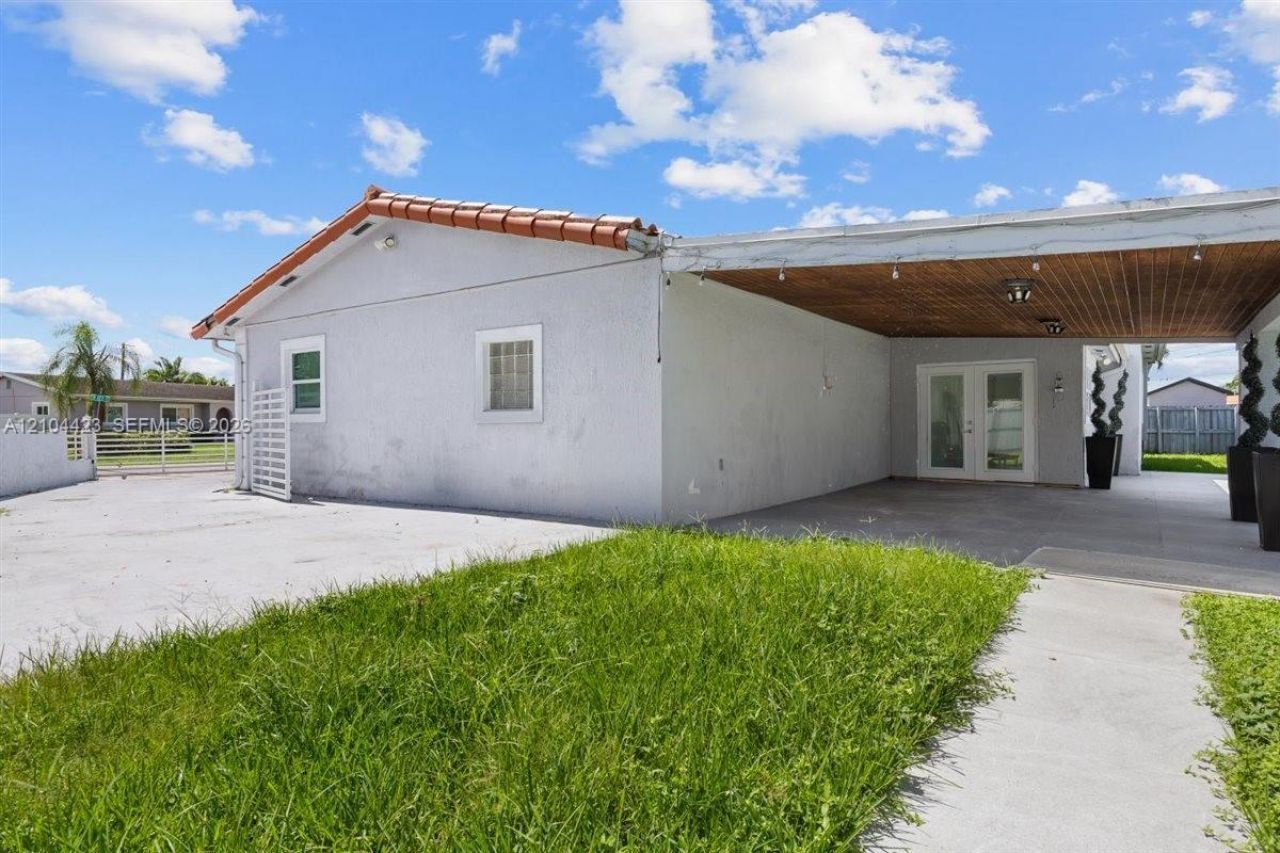 12745 SW 19th St , Miami, FL 33175 Photo