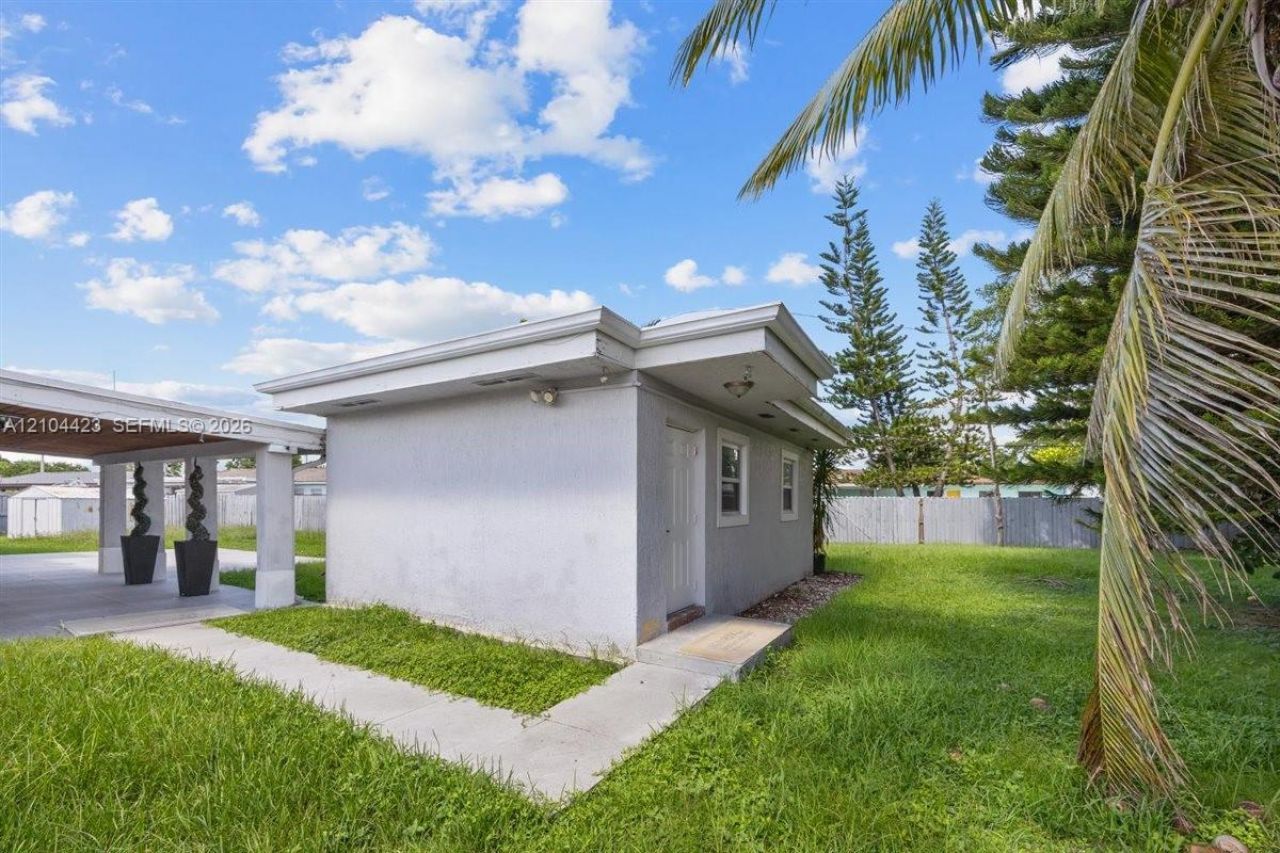 12745 SW 19th St , Miami, FL 33175 Photo