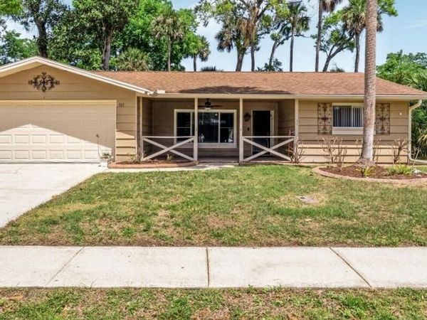 105 Wimbledon Court, Port Orange, FL 32127