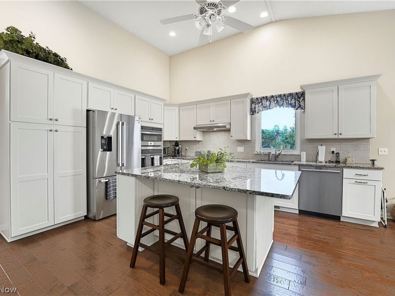 33186 Brookcrest Place, Avon Lake, OH 44012 Photo 5
