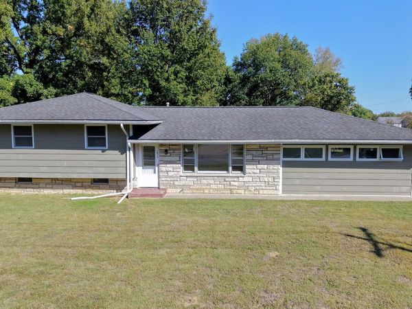 1017 S Giant City Road , Carbondale, IL 62902