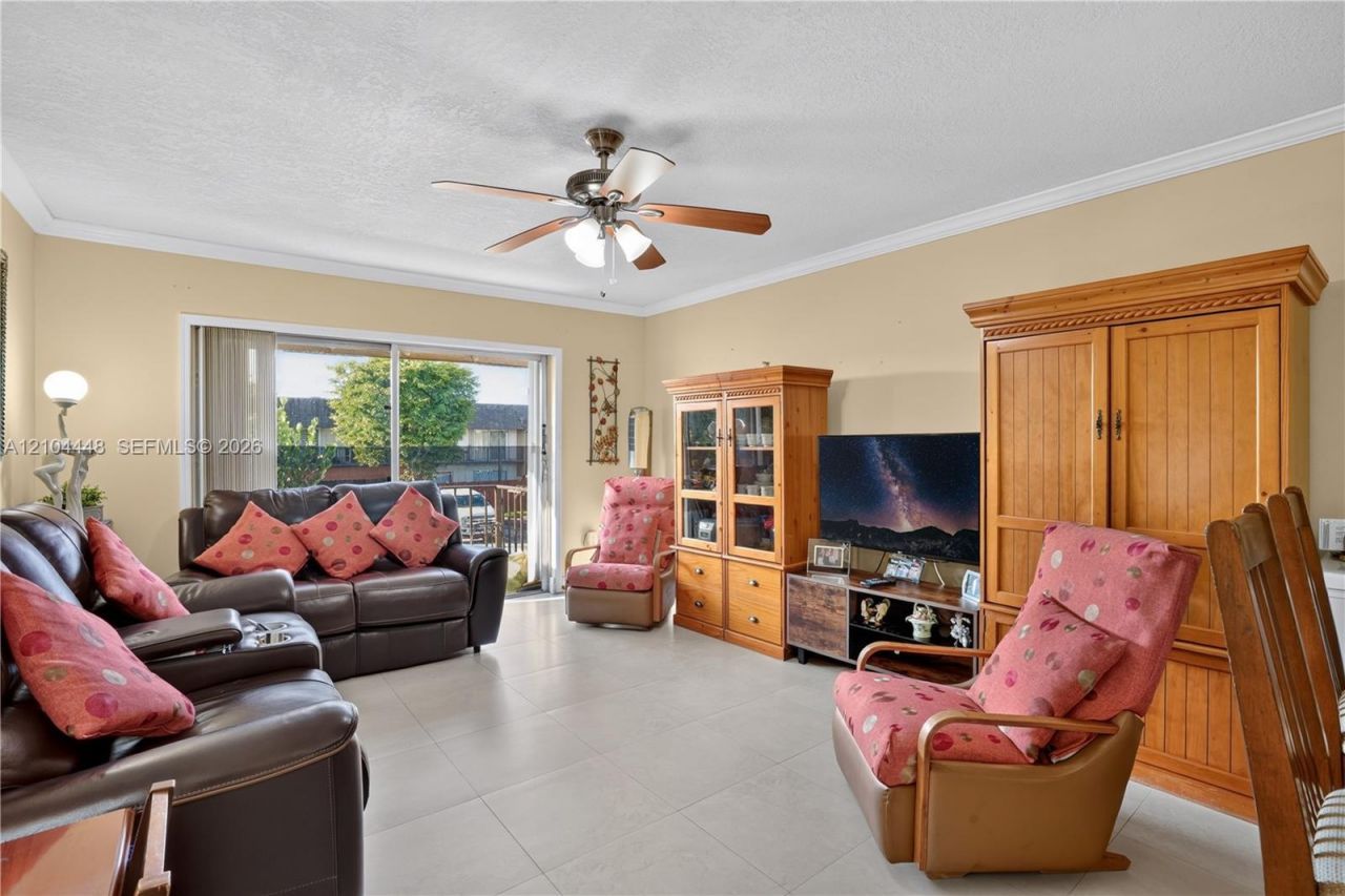 800 SW 129th Pl, Unit 202, Miami, FL 33184 Photo