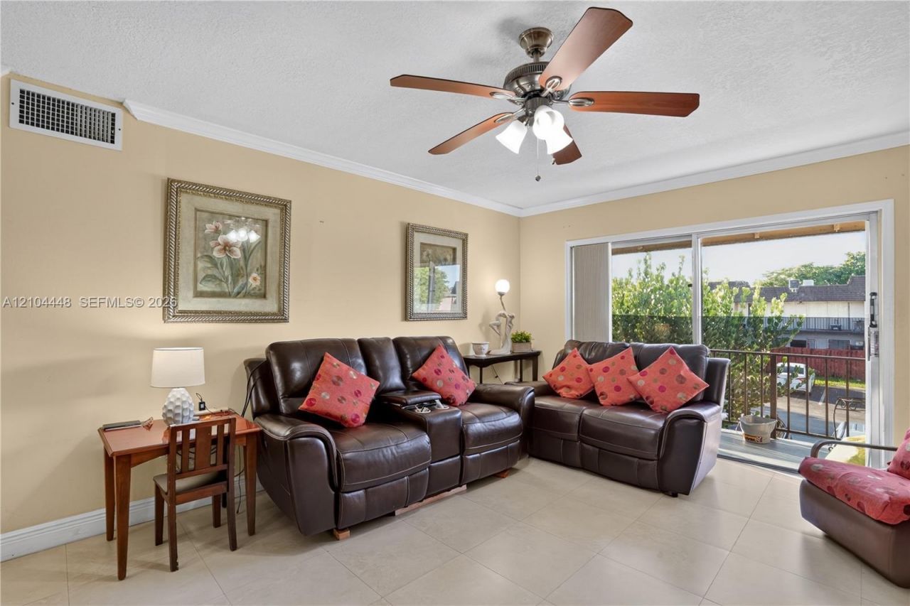 800 SW 129th Pl, Unit 202, Miami, FL 33184 Photo