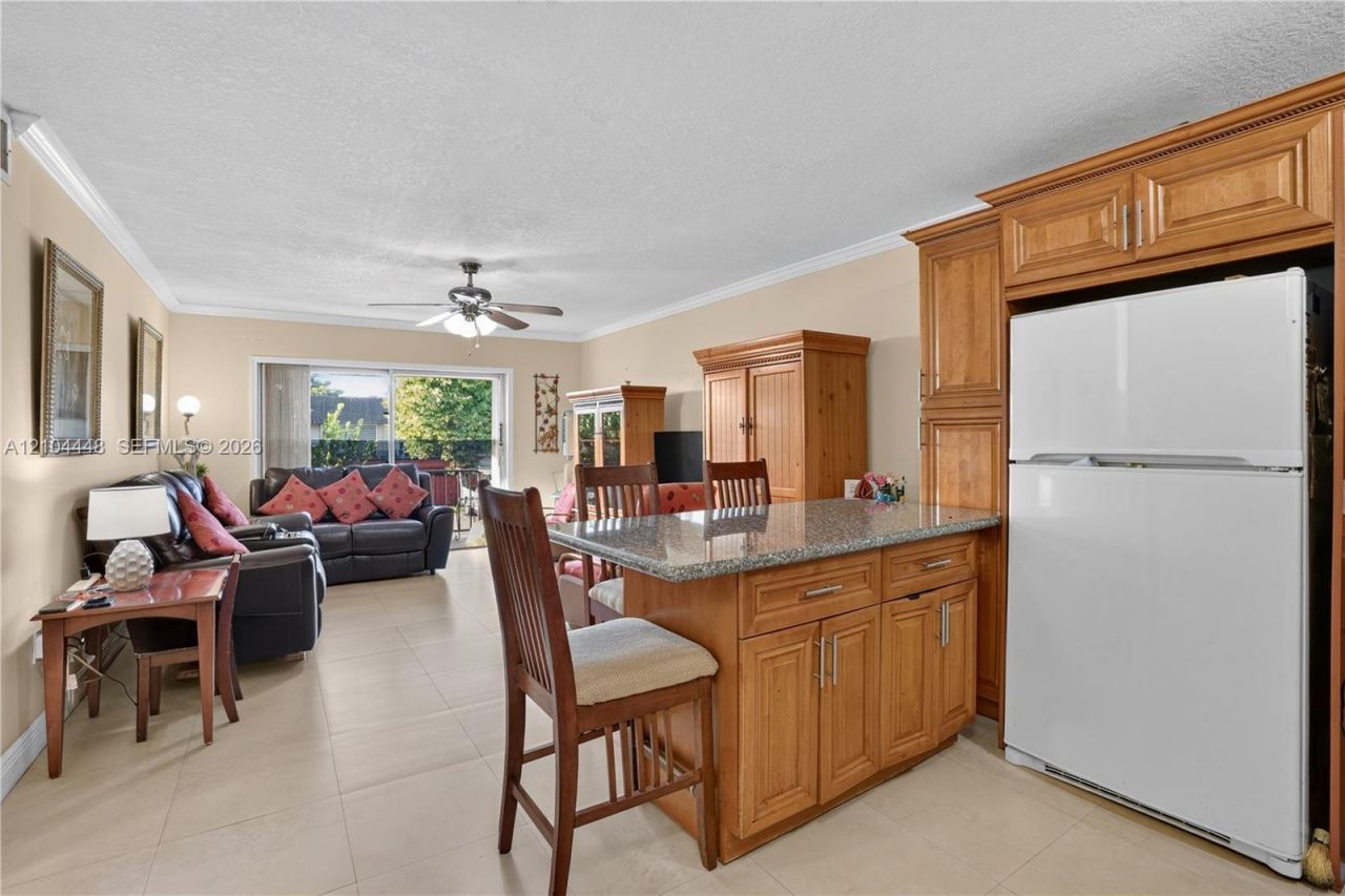 800 SW 129th Pl, Unit 202, Miami, FL 33184 Photo