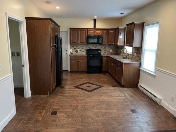 4 Wakefield St, Unit 1, Webster, MA 01570