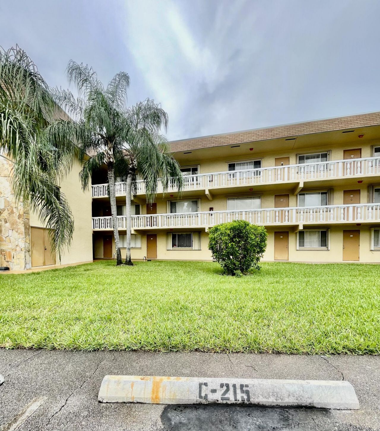 600 Village Green Court, Unit 215, Palm Springs, FL 33461 Photo