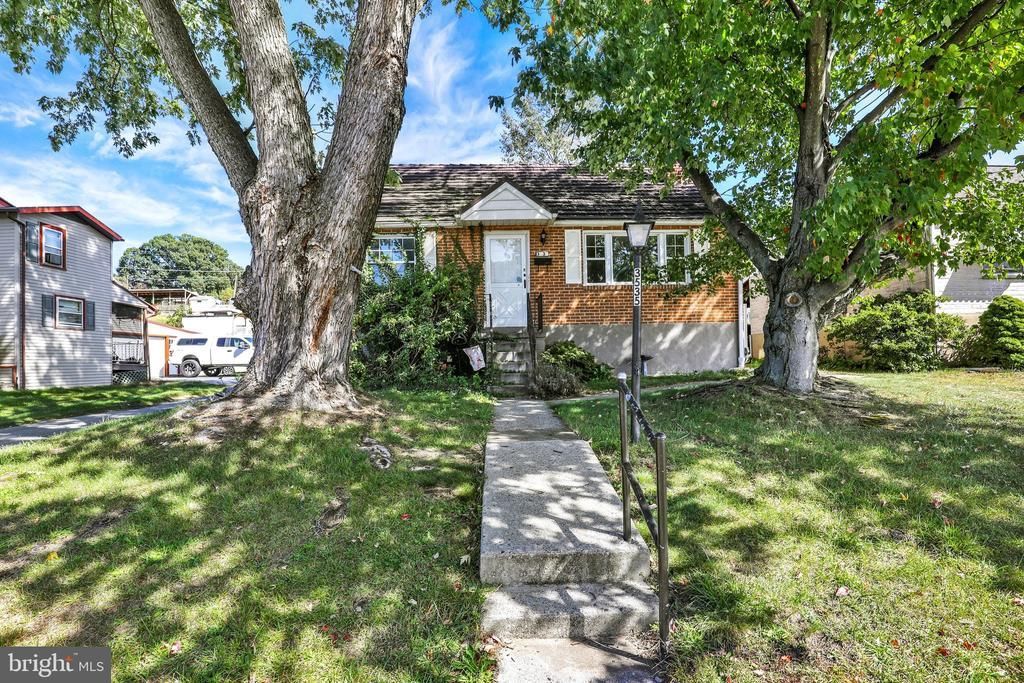 3535 GRAY STREET, LAURELDALE, PA 19605