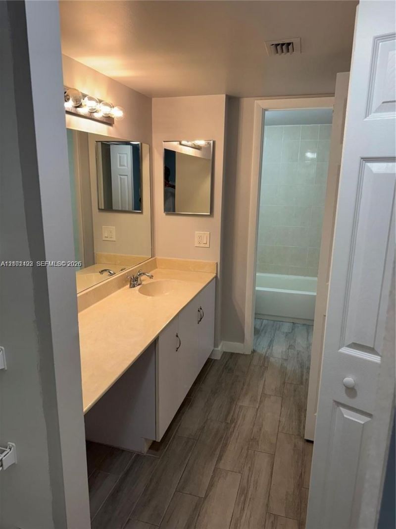 721 N Pine Island Rd , Unit 201, Plantation, FL 33324 Photo