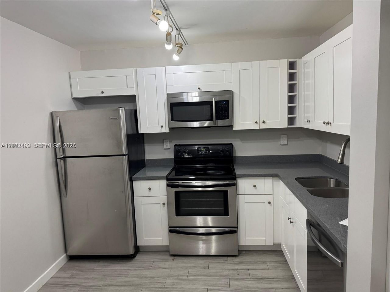 721 N Pine Island Rd , Unit 201, Plantation, FL 33324 Photo