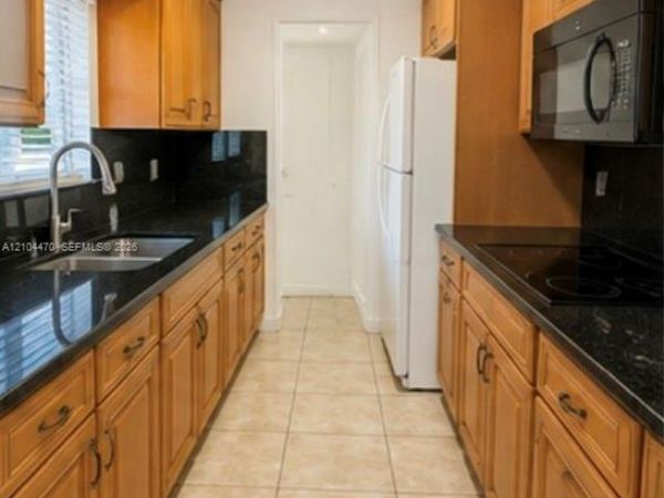 7105 W 13th Ave , Unit 302, Hialeah, FL 33014