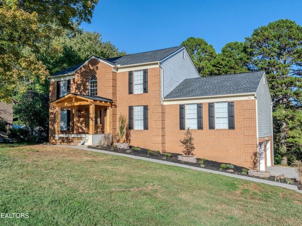 1908 Breezy Ridge Tr, Knoxville, TN 37922