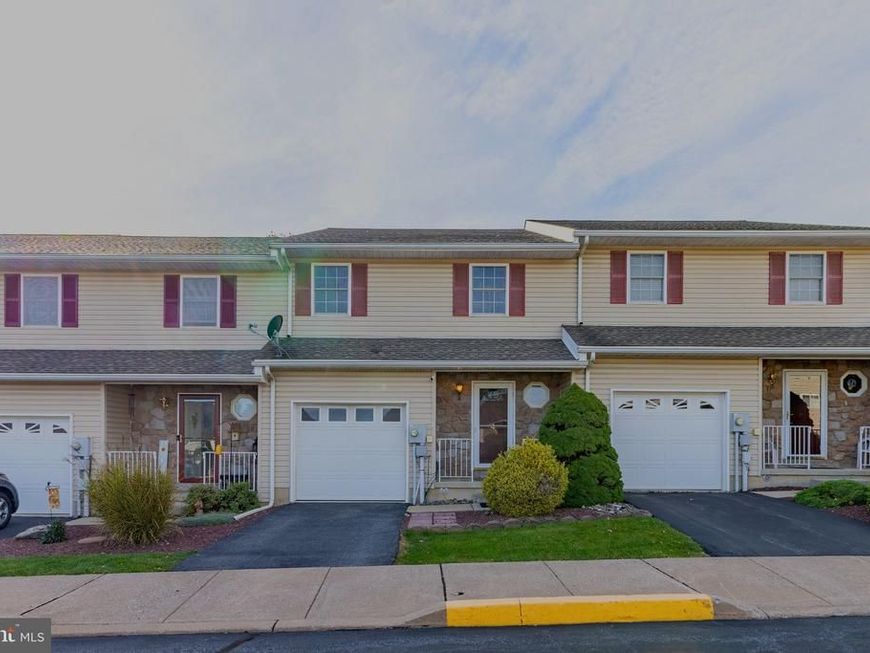 4 Monmouth Court, Easton, PA 18040 Main Photo